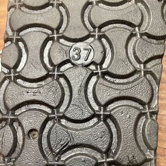 Genuine Leather Insole T-Strap Sandals - 37    🌻🌻🌻🌻 - Picture 8 of 9